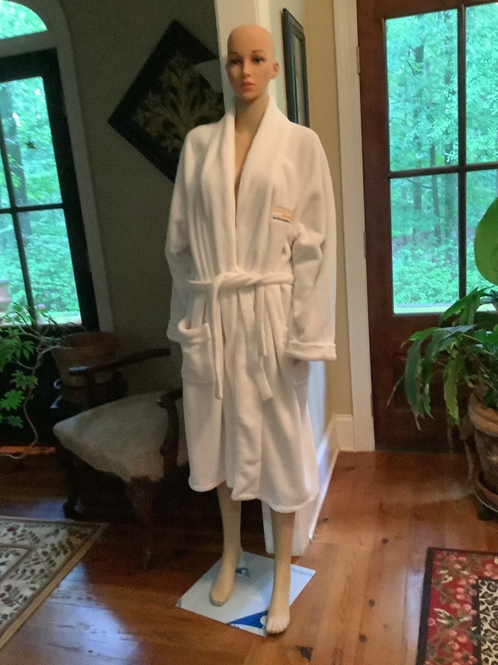 Med/Large white emblem Bathrobe